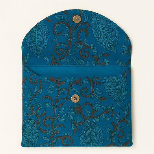 pochette handbag